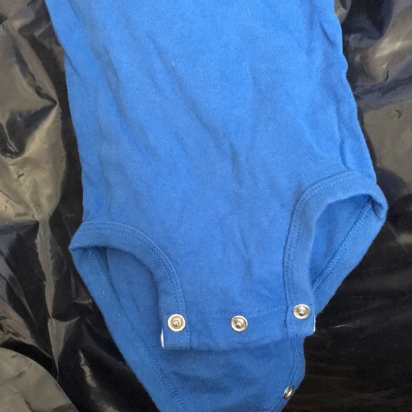 Carters 9 month one piece - Picture 2 of 4